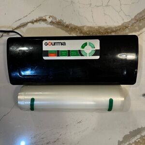 Gourmia Black Vacuum Sealer